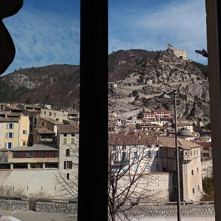 Hotel Le Vauban Entrevaux Bagian luar foto