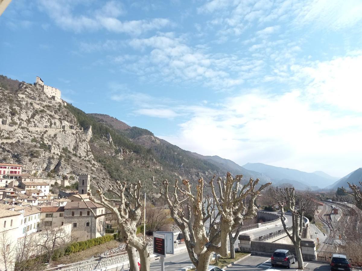 Hotel Le Vauban Entrevaux Bagian luar foto