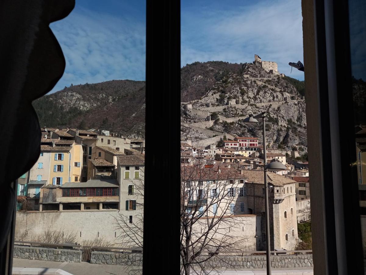 Hotel Le Vauban Entrevaux Bagian luar foto